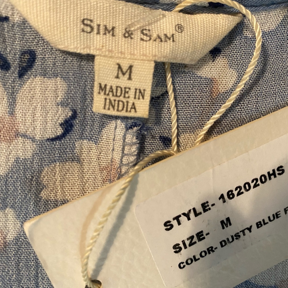 SOLD! NEW! Sim & Sam Dusty Blue Floral V-Neck Capped Sleeve Peplum Top M - Picture 15 of 15
